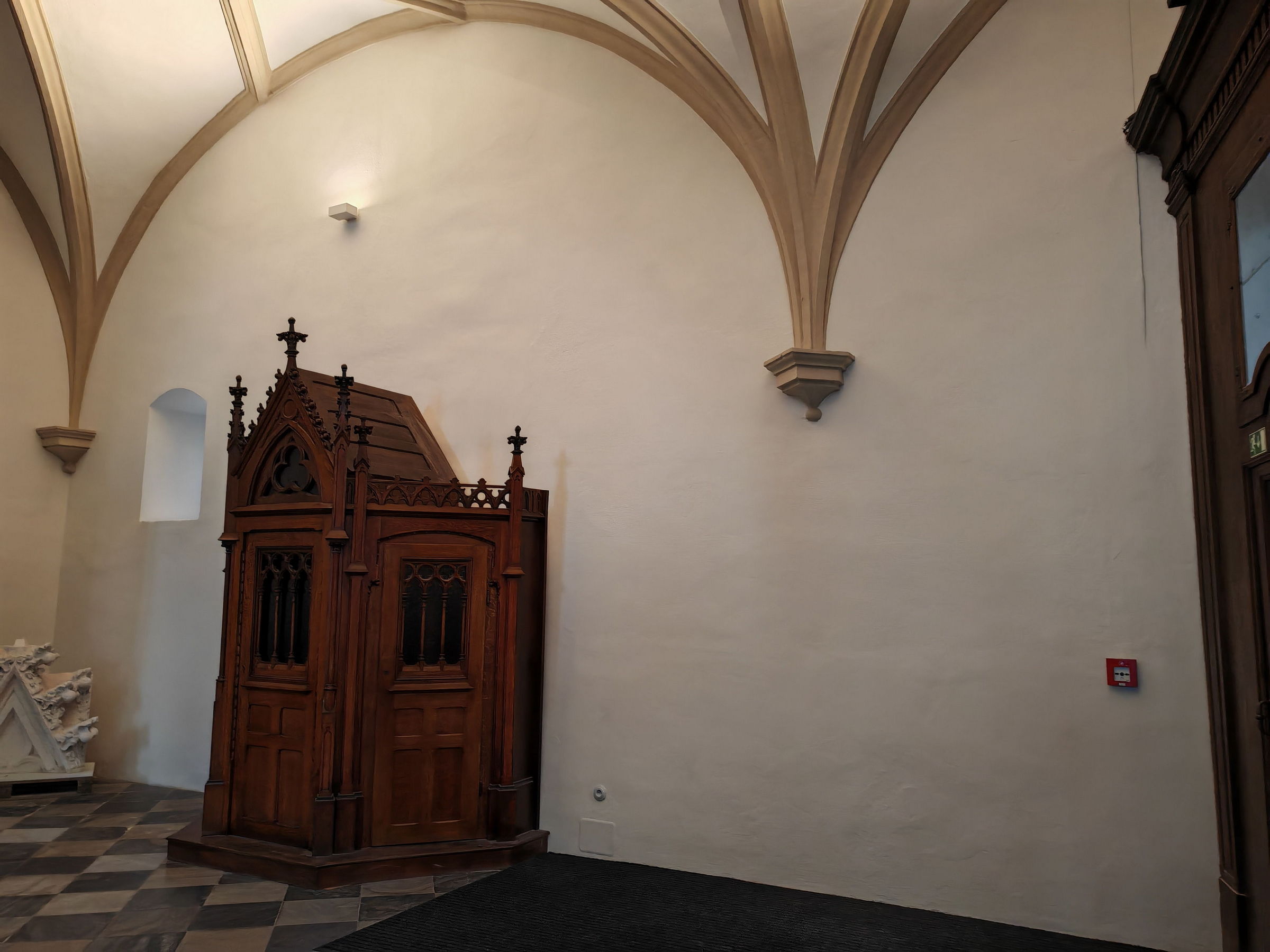 Kostel sv. Jakuba Brno – elektroinstalace a výmalba